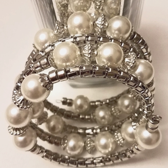 Wrap Bracelet Silver & Pearls - Picture 2 of 4